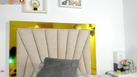 Snapshot of angel_dthroat chatting on December 6, 3:44 pm ANGHEL online show from December 6, 3:44 pm