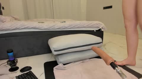 Snapshot of angel_face_devil_mind chatting on January 22, 3:29 pm Viktoria online show from January 22, 3:29 pm