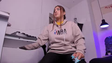 angel hardy online show from October 27, 11:58 am