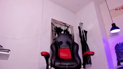 angel hardy online show from October 31, 10:49 am