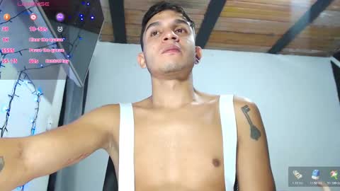 Snapshot of angel_latinboy chatting on November 19, 11:43 am Angel online show from November 19, 11:43 am