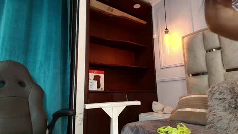 Nicolle  online show from January 23, 10:22 am