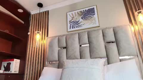 Nicolle  online show from September 23, 11:24 am