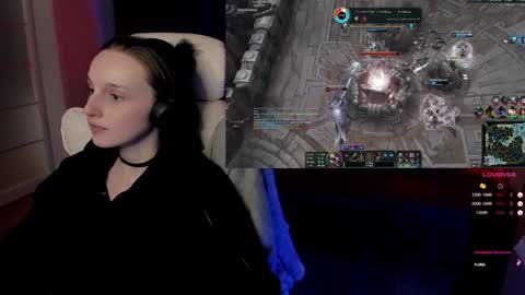 Snapshot of angel_runa chatting on January 19, 2:17 pm Mira online show from January 19, 2:17 pm