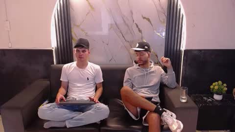 angel_villareal_ online show from March 6, 10:01 am