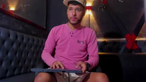 angel_villareal_ online show from March 13, 5:47 am