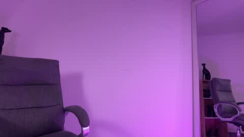 Snapshot of angela_bonetti chatting on February 3, 8:24 am Angela Bonetti online show from February 3, 8:24 am