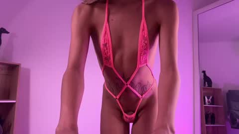 Snapshot of angela_bonetti chatting on March 6, 9:31 pm Angela Bonetti online show from March 6, 9:31 pm