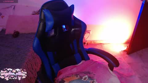 A N G E L A  E L L I S S   online show from April 11, 4:50 am