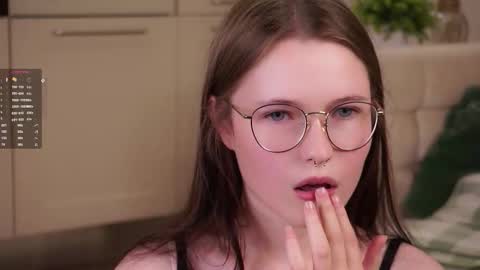 Snapshot of angelabalay chatting on September 11, 12:49 pm Mary online show from September 11, 12:49 pm