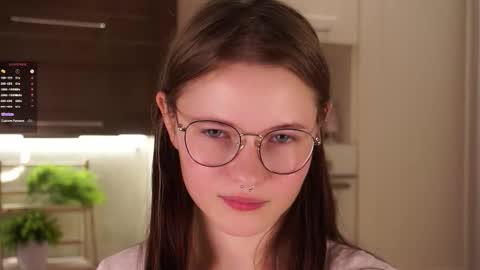 Snapshot of angelabalay chatting on September 12, 11:10 am Mary online show from September 12, 11:10 am