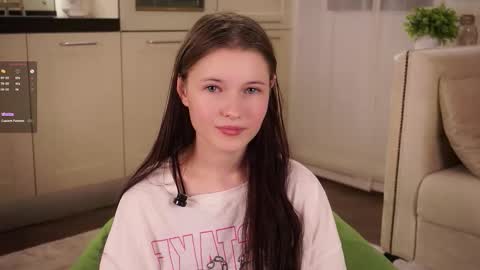 Snapshot of angelabalay chatting on September 14, 11:09 am Mary online show from September 14, 11:09 am