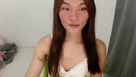 Snapshot of angelacharming_ chatting on October 12, 7:13 pm angela online show from October 12, 7:13 pm