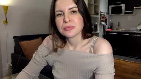 Snapshot of angeladarkk chatting on February 14, 10:36 pm Angela online show from February 14, 10:36 pm