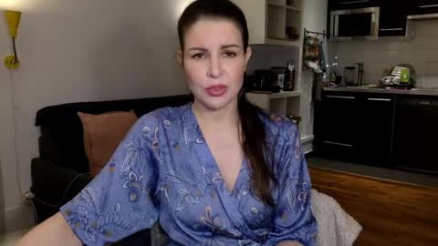 Snapshot of angeladarkk chatting on February 27, 9:14 pm Angela online show from February 27, 9:14 pm