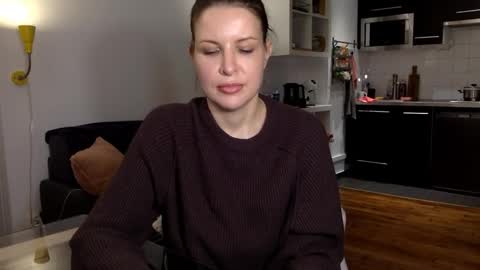 Snapshot of angeladarkk chatting on December 16, 7:52 pm Angela online show from December 16, 7:52 pm