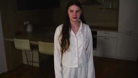 Snapshot of angelalantaff chatting on December 1, 5:12 am Olivia online show from December 1, 5:12 am