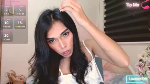SENORITA online show from December 18, 2:01 pm