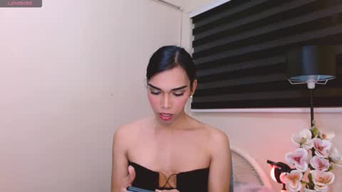 SENORITA online show from January 7, 11:45 am