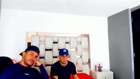 Snapshot of angelandchris chatting on September 15, 12:27 pm Angel And Cris online show from September 15, 12:27 pm