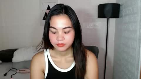 Snapshot of angelavida chatting on September 19, 2:13 am angel- i am new here please do understand that i only get naked on private room thank you online show from September 19, 2:13 am