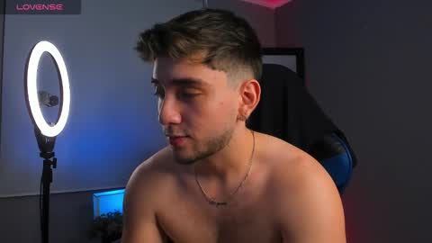 Snapshot of angelbell19 chatting on November 25, 2:11 am angelbell19 online show from November 25, 2:11 am