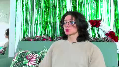 Snapshot of angelbennet_ chatting on December 21, 3:36 am Angel Bennet online show from December 21, 3:36 am