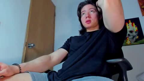 Snapshot of angelbennet_ chatting on October 29, 12:46 am Angel Bennet online show from October 29, 12:46 am