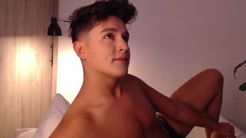 Snapshot of angelcossio chatting on December 7, 9:22 pm Angel online show from December 7, 9:22 pm