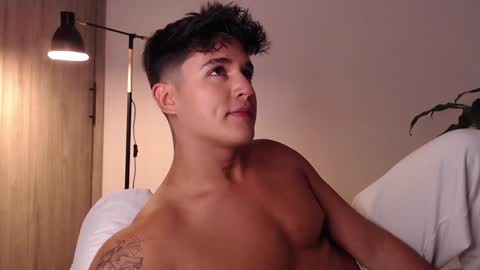 Snapshot of angelcossio chatting on December 21, 10:51 pm Angel online show from December 21, 10:51 pm