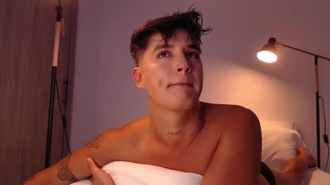 Snapshot of angelcossio chatting on March 4, 10:05 pm Angel online show from March 4, 10:05 pm