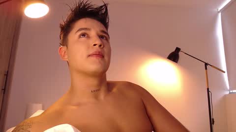 Snapshot of angelcossio chatting on October 15, 8:09 pm Angel online show from October 15, 8:09 pm