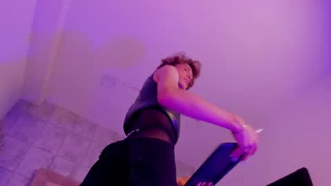 Snapshot of angeldoll_1 chatting on February 27, 4:45 am Angel Doll online show from February 27, 4:45 am