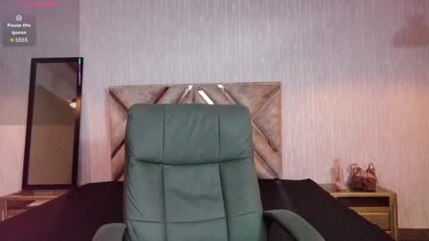 angel online show from October 3, 1:30 pm