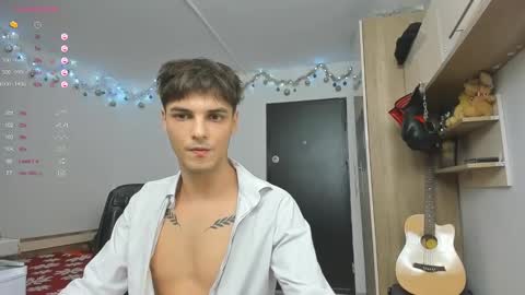 Snapshot of angelfrank chatting on December 30, 1:14 pm Frankie online show from December 30, 1:14 pm
