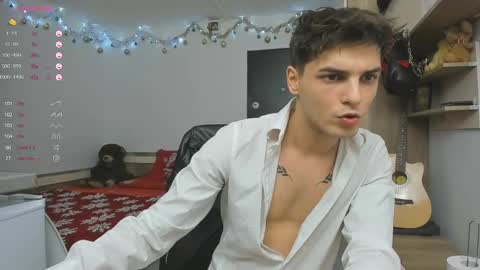 Snapshot of angelfrank chatting on December 31, 4:04 pm Frankie online show from December 31, 4:04 pm