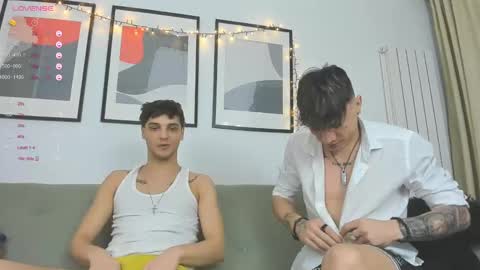Snapshot of angelfrank chatting on February 19, 4:34 am Frankie online show from February 19, 4:34 am