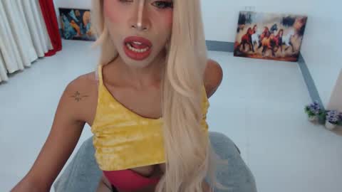 DIVINE ANGEL online show from September 29, 10:20 am