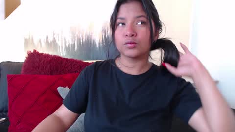 Snapshot of angelica_bss chatting on January 7, 3:23 pm Angelica bss online show from January 7, 3:23 pm