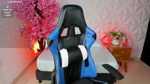 A N G E L I C A online show from December 14, 7:25 pm