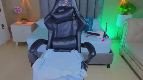 A N G E L I C A online show from March 14, 7:19 pm