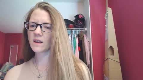 AngelicAngel online show from April 14, 6:25 pm