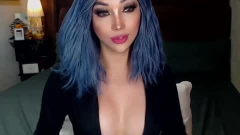 Snapshot of angelicqueents chatting on February 14, 10:49 am MS. AMALIA online show from February 14, 10:49 am