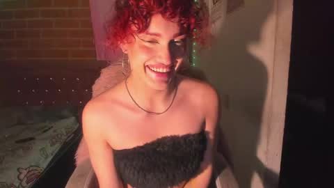 Snapshot of angelina_rouse12 chatting on December 31, 9:42 am Angelina Rouse online show from December 31, 9:42 am