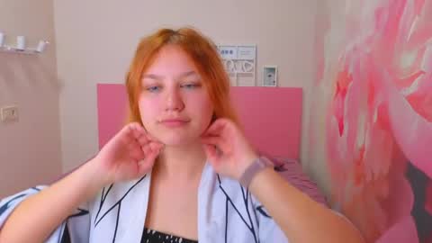 AngelinaLow online show from April 18, 11:25 am