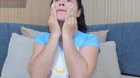 Snapshot of angeline__cute chatting on September 15, 12:05 pm angeline online show from September 15, 12:05 pm