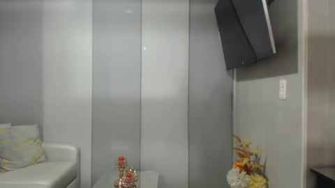 Snapshot of angelinna_12 chatting on September 23, 4:04 am angelinna_12 online show from September 23, 4:04 am