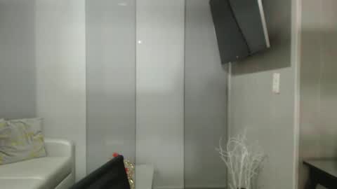 Snapshot of angelinna_12 chatting on October 10, 4:33 am angelinna_12 online show from October 10, 4:33 am
