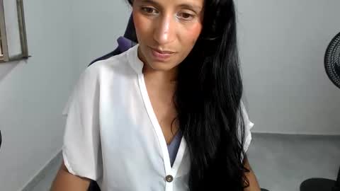 angela online show from June 4, 9:43 pm