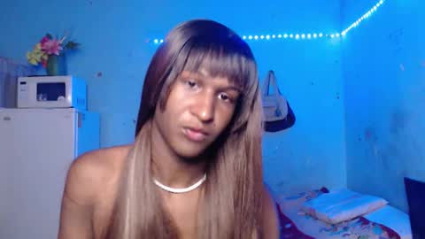 Snapshot of angell_dustt chatting on October 13, 7:36 pm Danielle online show from October 13, 7:36 pm